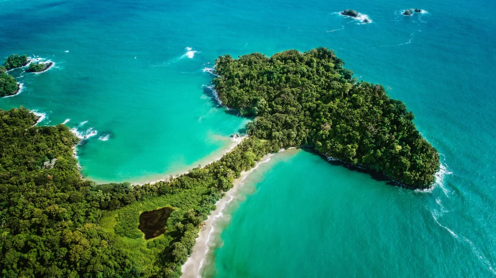 costa_Manuel Antonio Nat. Park Cathedral Point